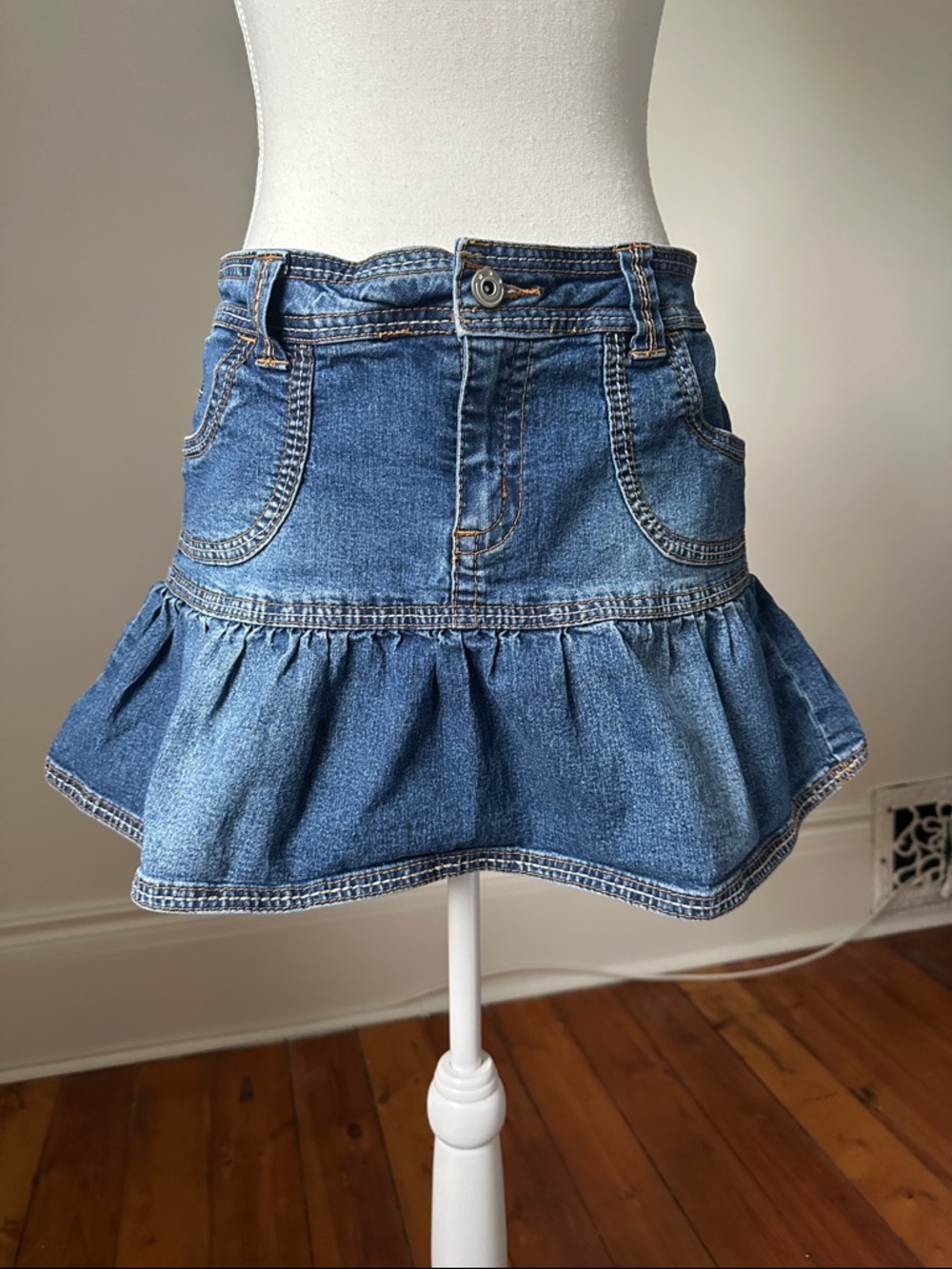 725 ORIGINALS Vintage Denim Frill Ruffle Festival Western Mini Skirt Size Medium